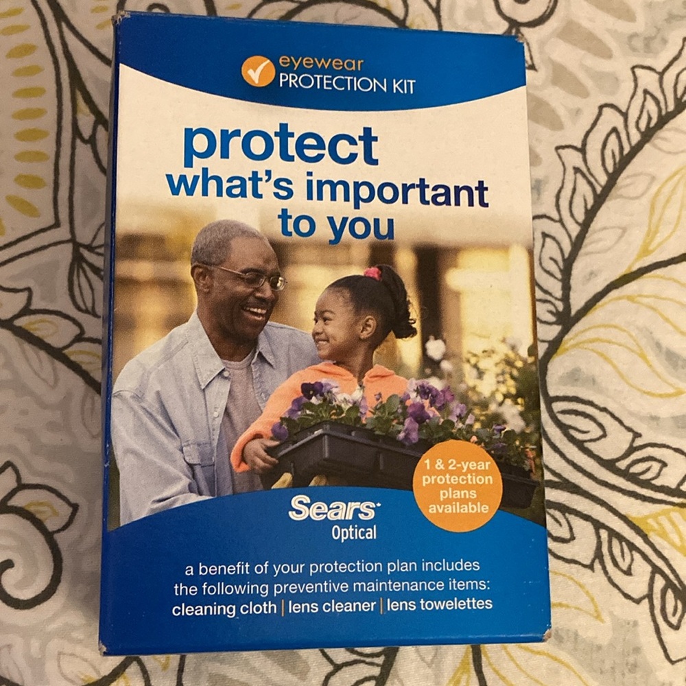 NWOT - Sears ® Optical Eyewear Protection Kit & Cleaning Cloth